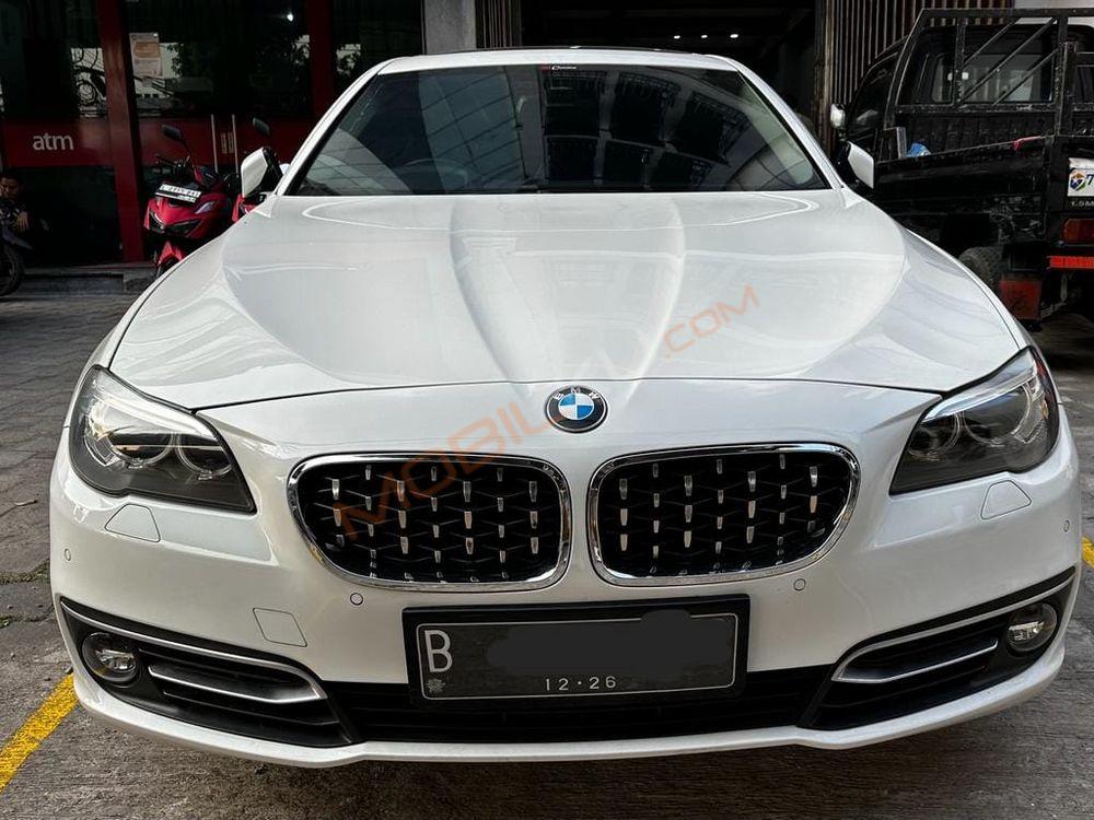 Mobil BMW 5 Series 2014