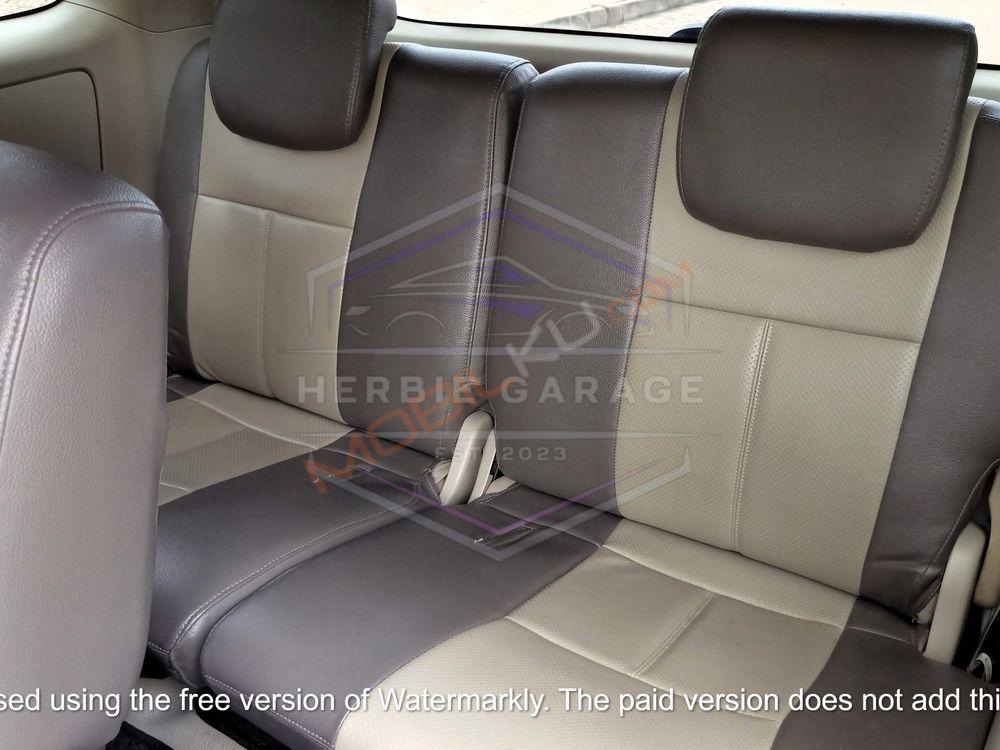 Mobil Toyota Kijang Innova 2011