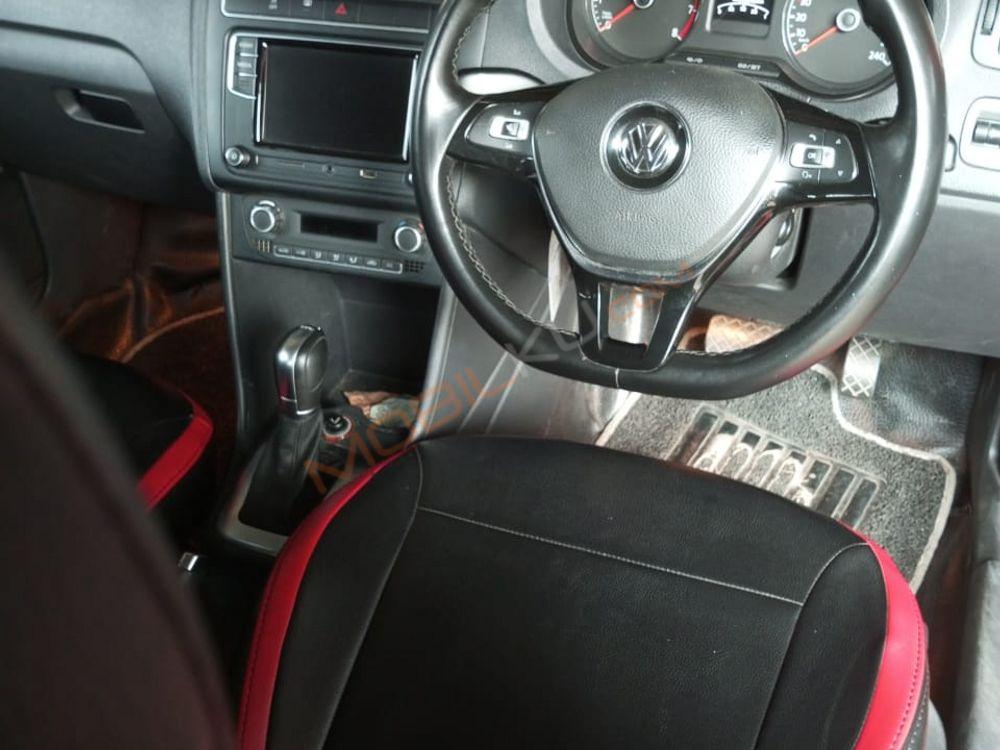 Mobil Volkswagen Polo 2018