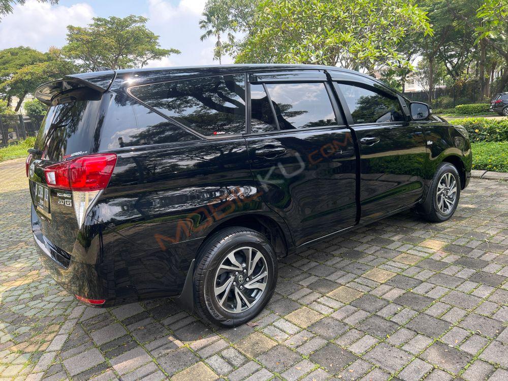 Mobil Toyota Kijang Innova 2021