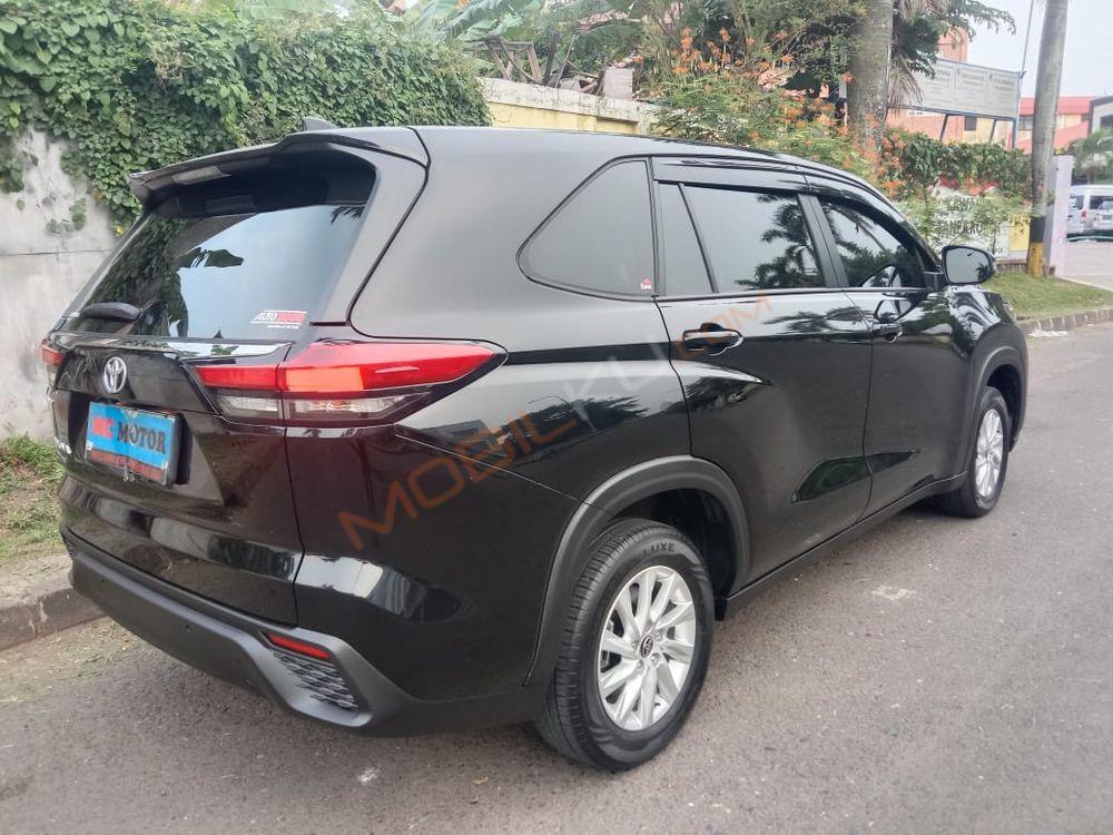 Mobil Toyota Kijang Innova Zenix 2023