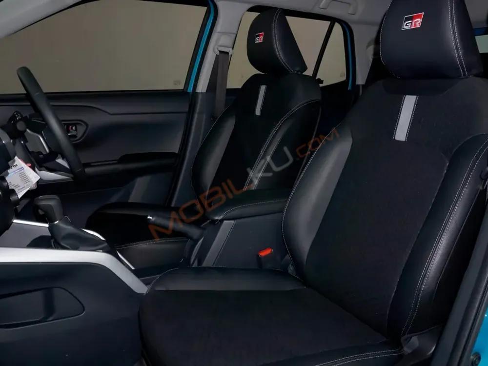 Mobil Toyota Raize 2021