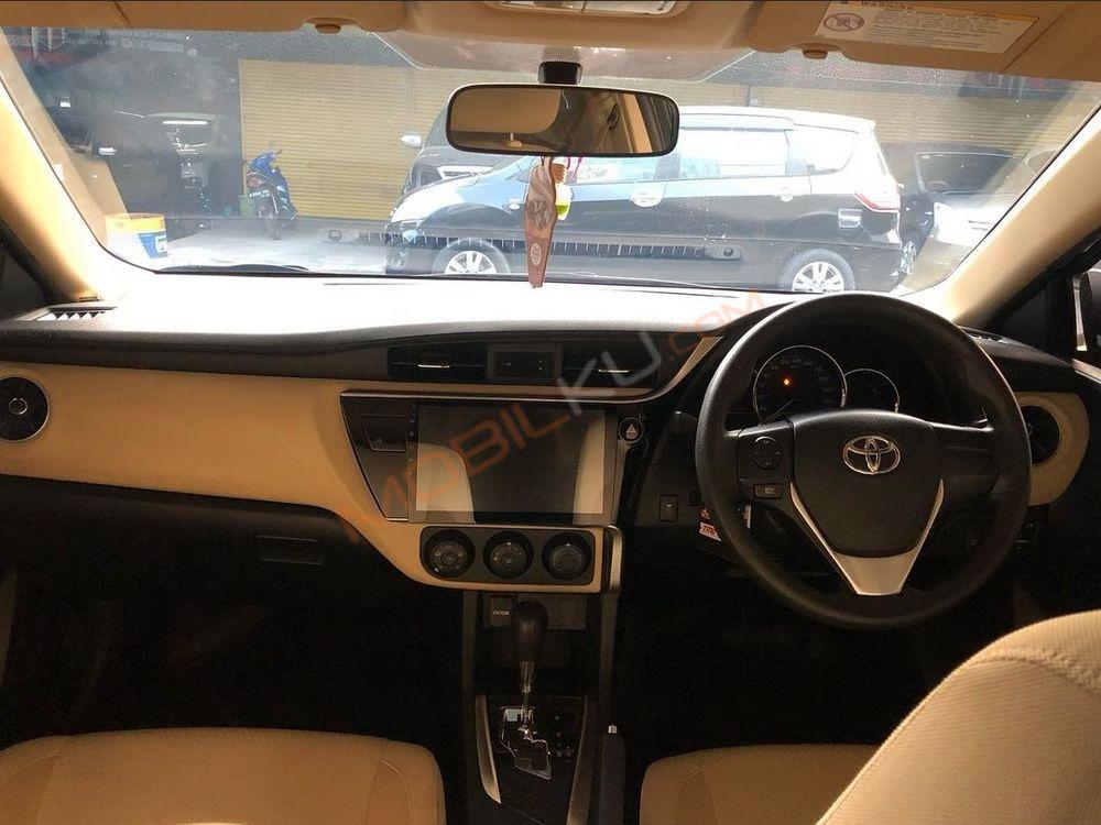Mobil Toyota Corolla 2018