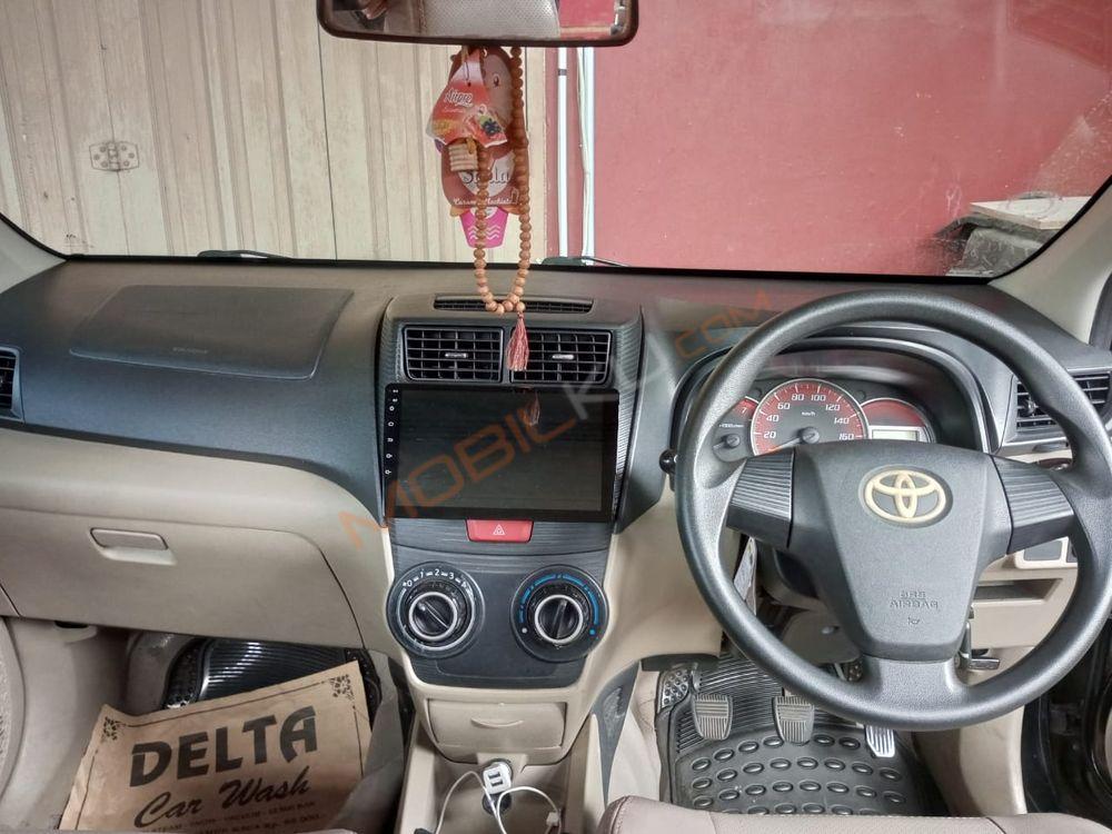 Mobil Toyota Avanza 2014