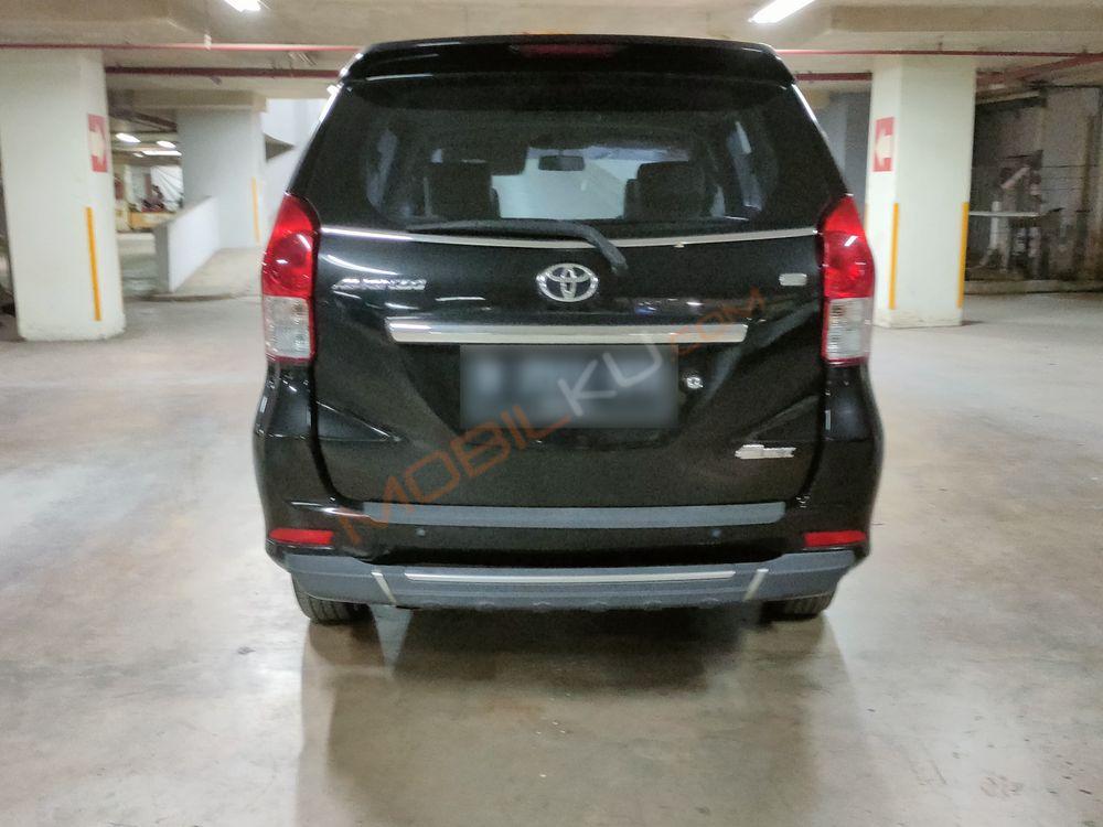 Mobil Toyota Avanza 2014
