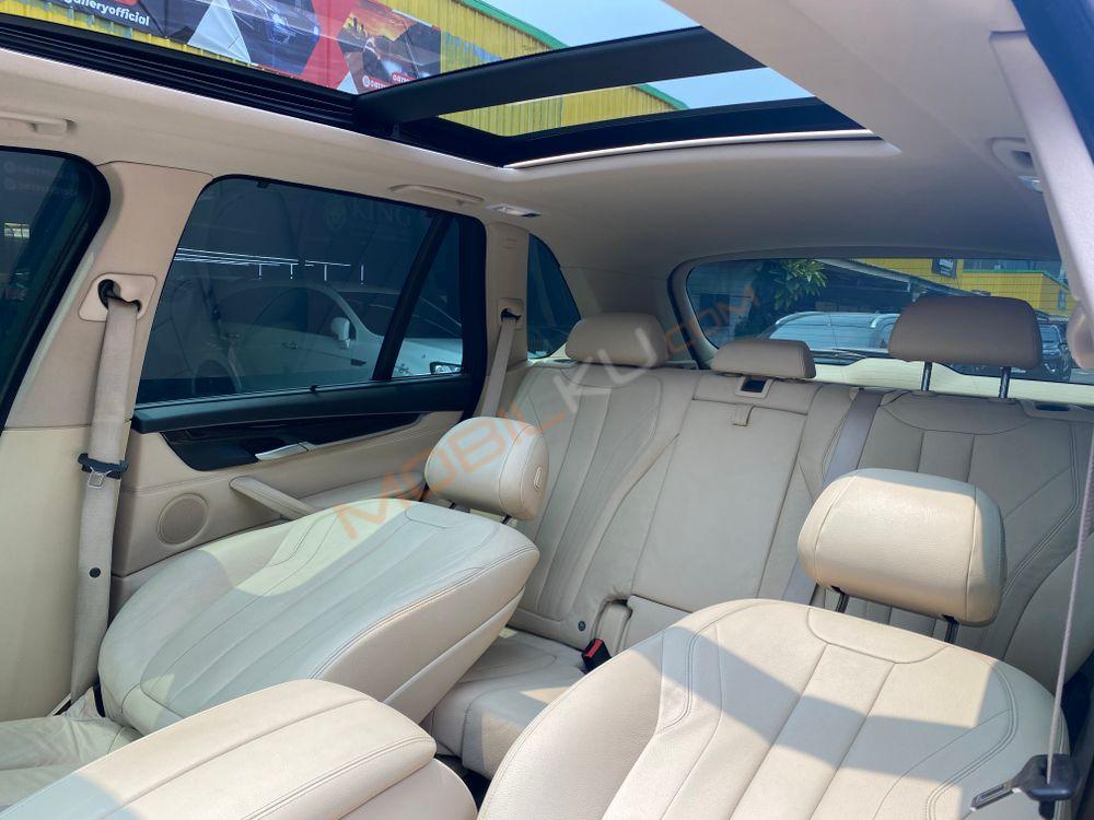 Mobil BMW X5 2015