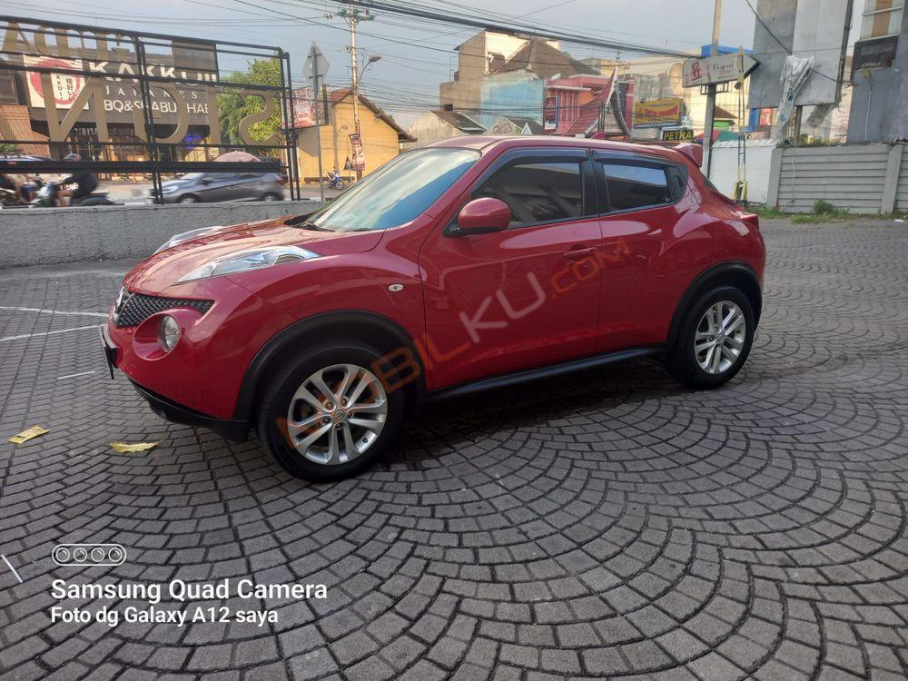 Mobil Nissan Juke 2012