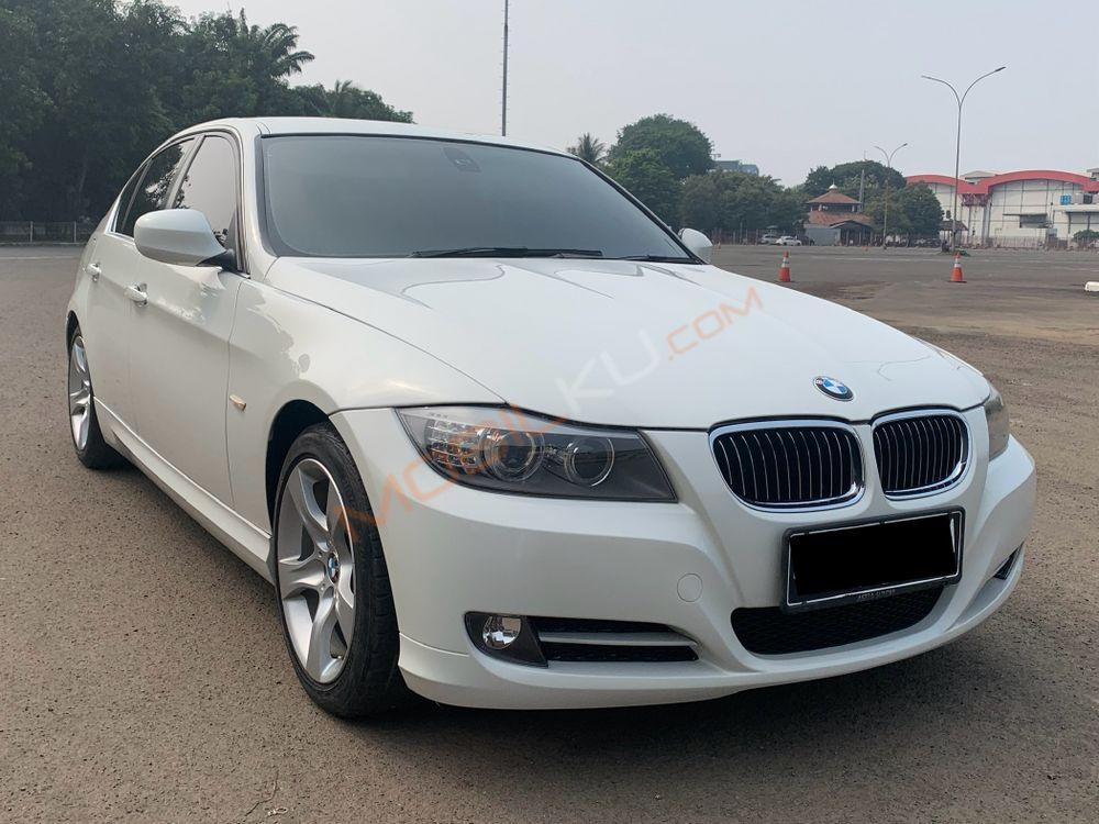 Mobil BMW 3 Series 2011