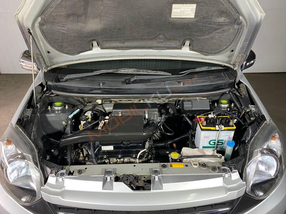 Mobil Toyota Agya 2015