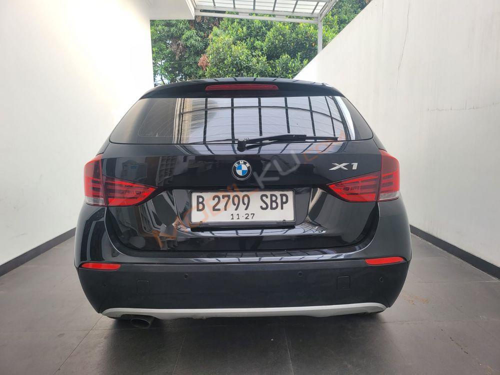 Mobil BMW X1 2012