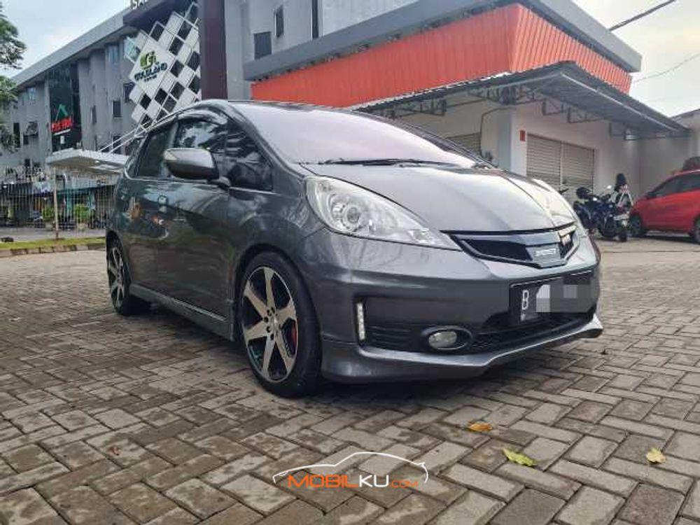 Mobil Honda Jazz 2012
