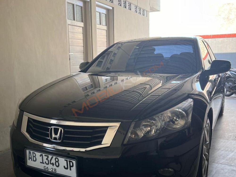 Mobil Honda Accord 2008