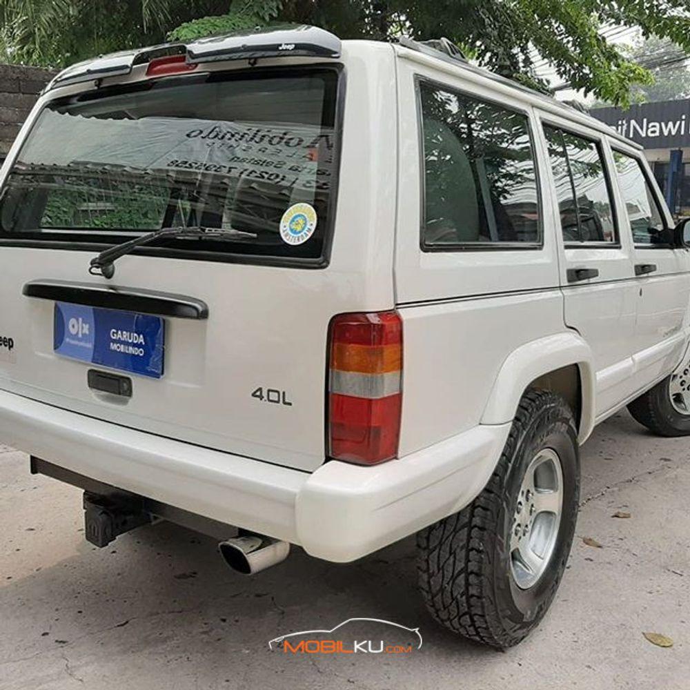 Mobil Jeep Cherokee 1998