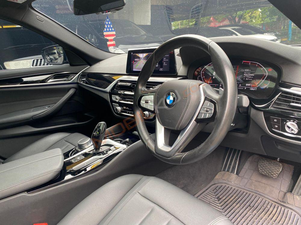 Mobil BMW 5 Series 2020