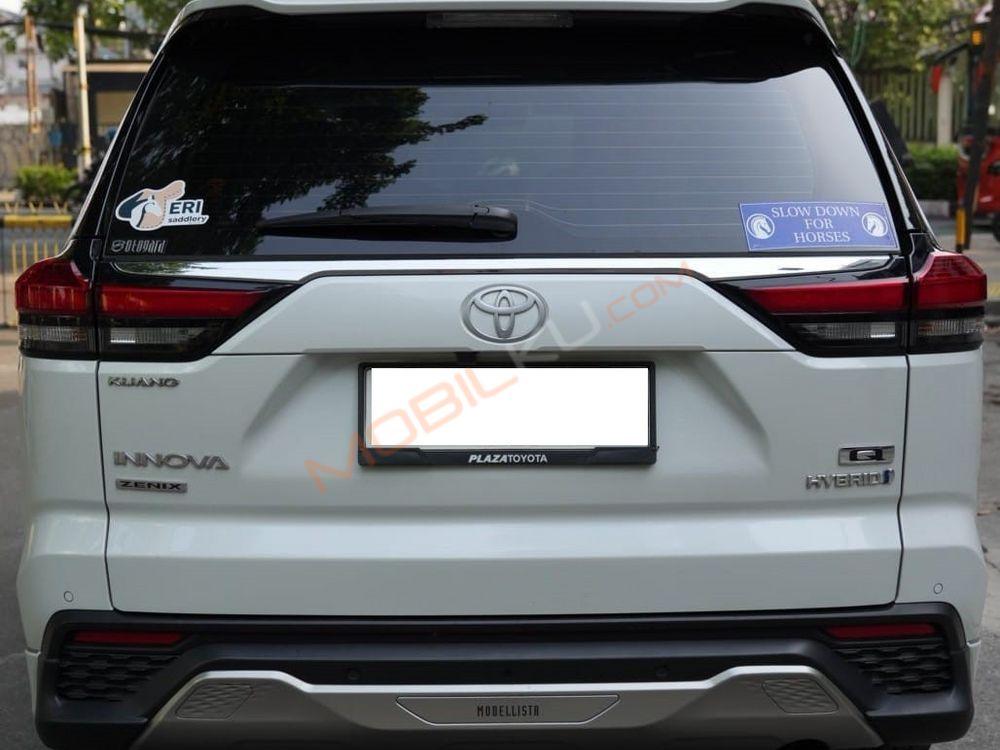 Mobil Toyota Kijang Innova Zenix 2023