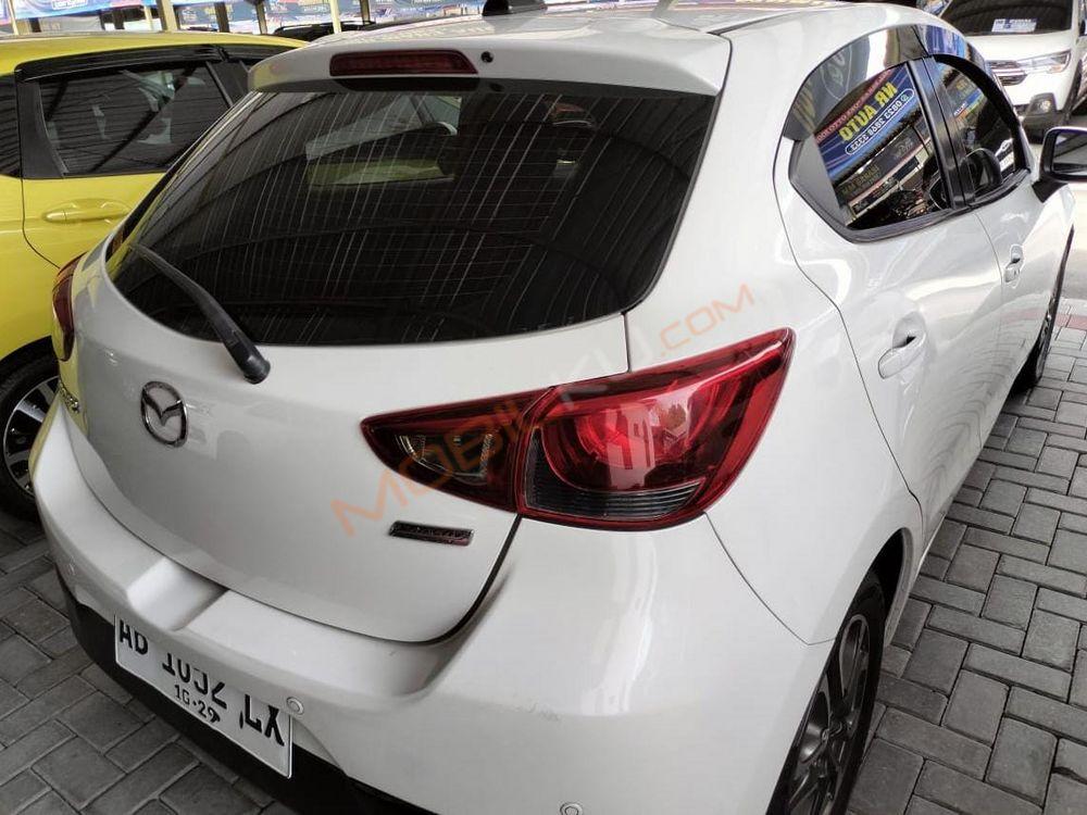 Mobil Mazda 2 Hatchback 2014