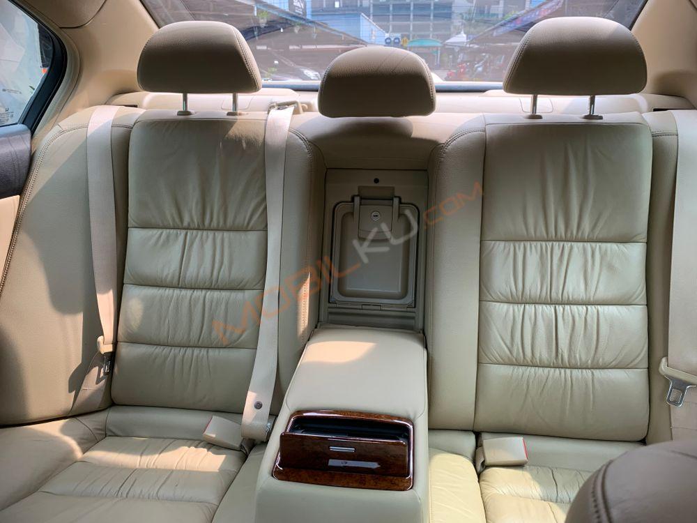 Mobil Honda Accord 2011