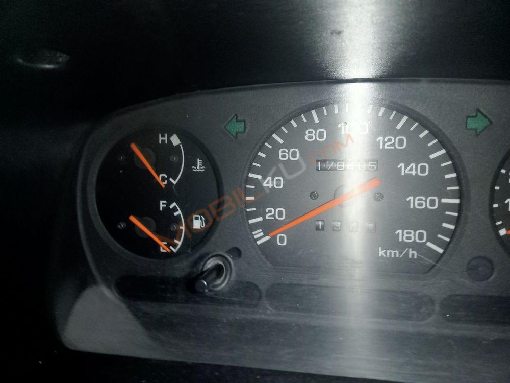 Mobil Daihatsu Taruna 2000