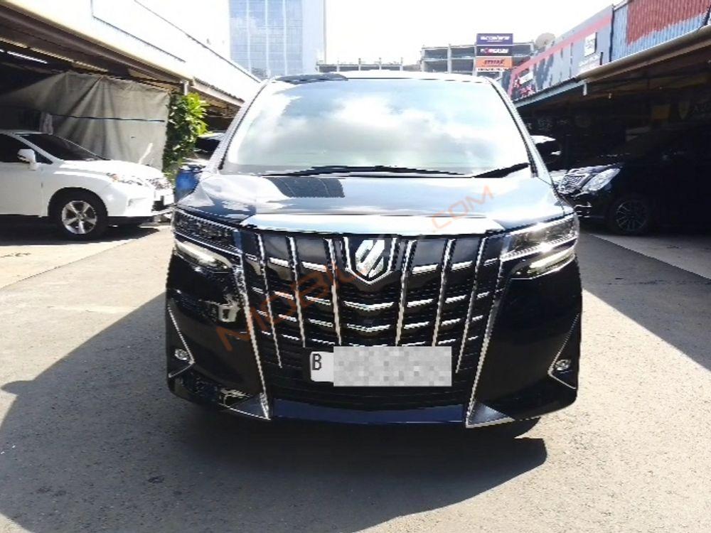 Mobil Toyota Alphard 2018