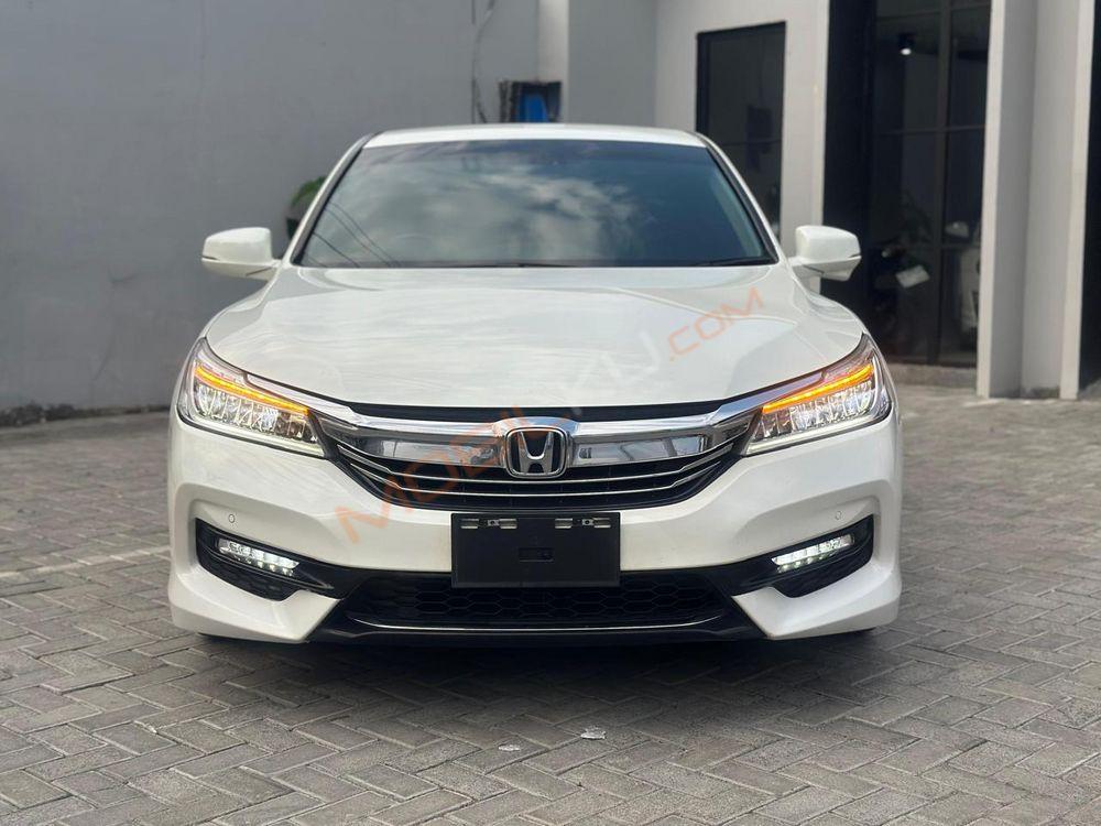 Mobil Honda Accord 2017