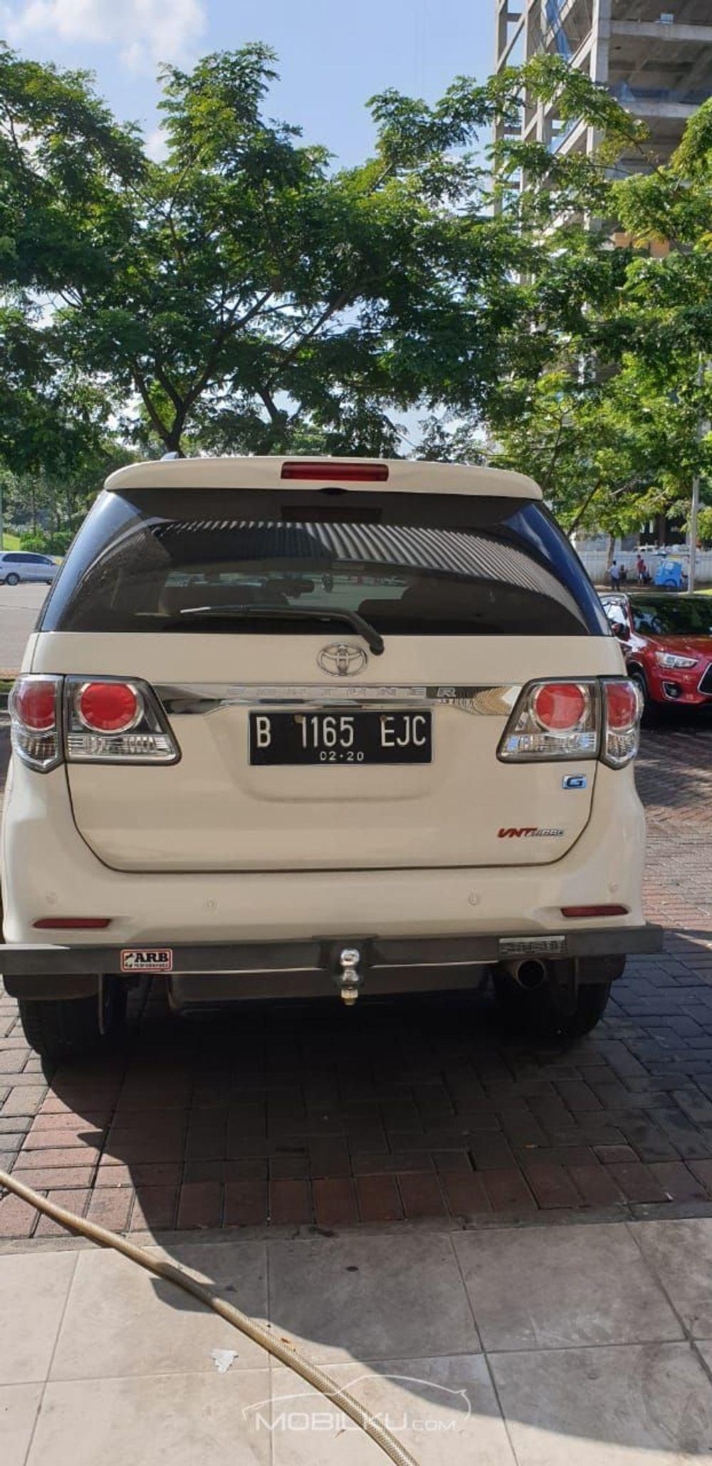 Mobil Toyota Fortuner 2015