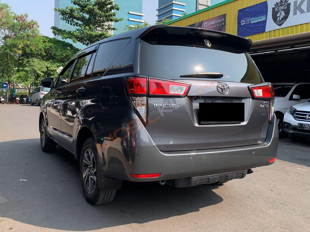 Mobil Toyota Kijang Innova 2022