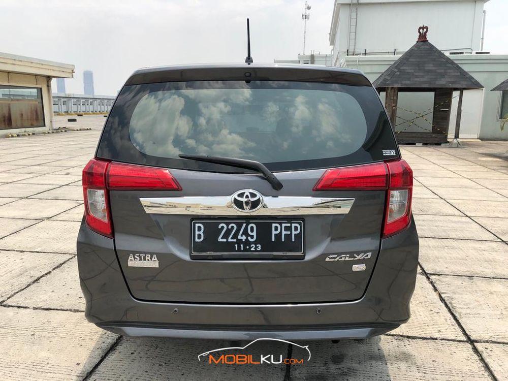 Mobil Toyota Calya 2018
