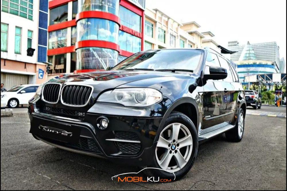 Mobil BMW X5 2011