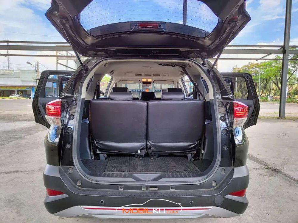 Mobil Toyota Rush 2018