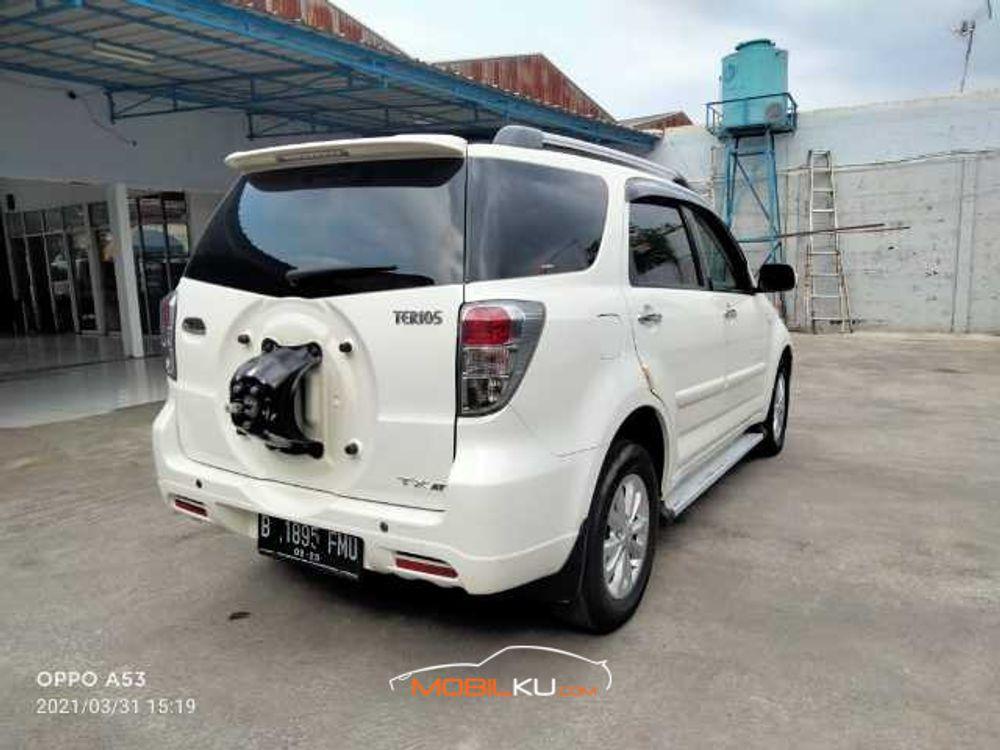 Mobil Daihatsu Terios 2011