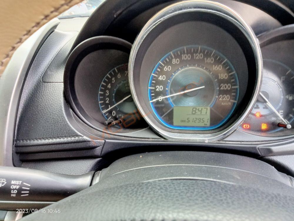 Mobil Toyota Limo 2014