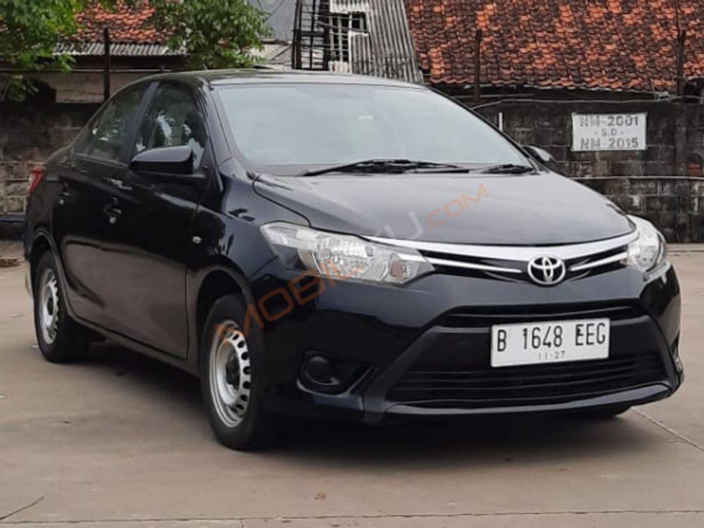 Mobil Toyota Limo 2014