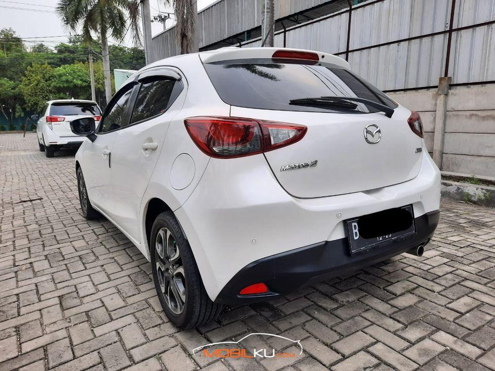 Mobil Mazda 2 Hatchback 2016