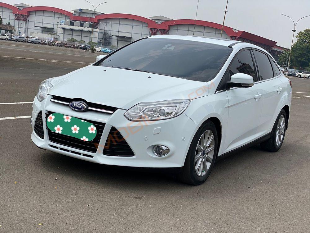 Mobil Ford Focus 2013