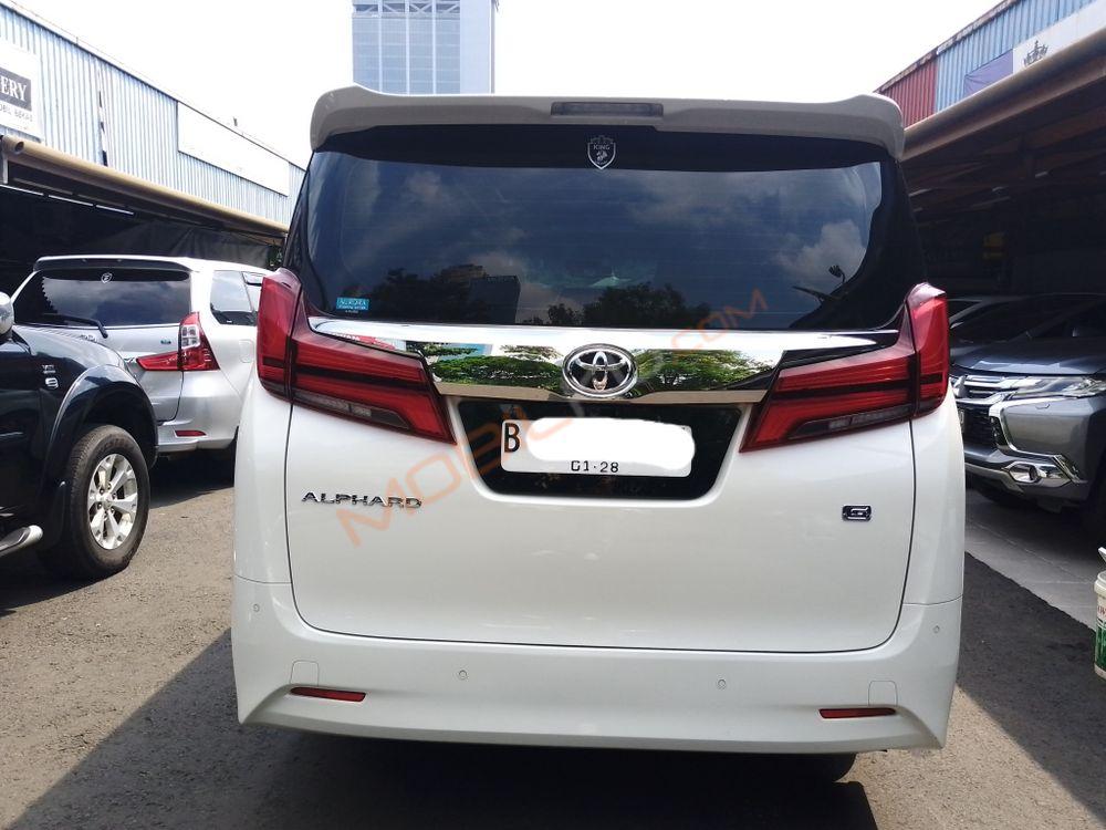 Mobil Toyota Alphard 2020