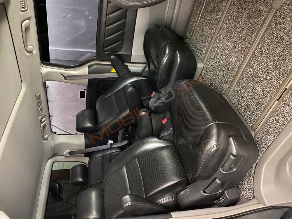 Mobil Toyota Alphard 2007