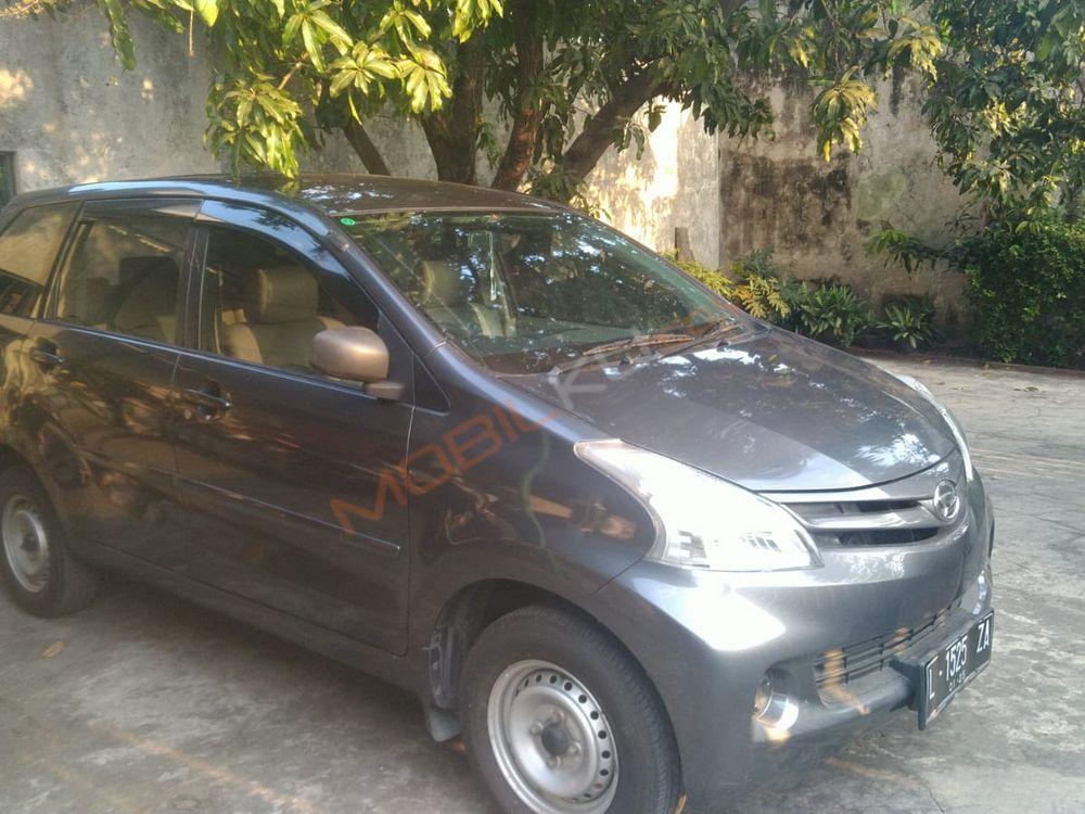 Mobil Daihatsu Xenia 2014