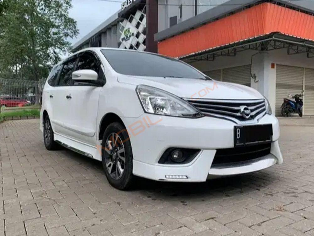 Mobil Nissan Livina 2018
