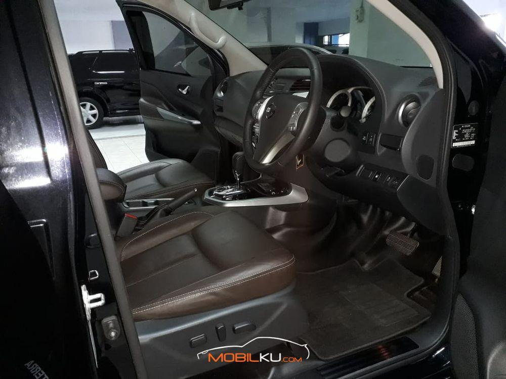 Mobil Nissan Terra 2018