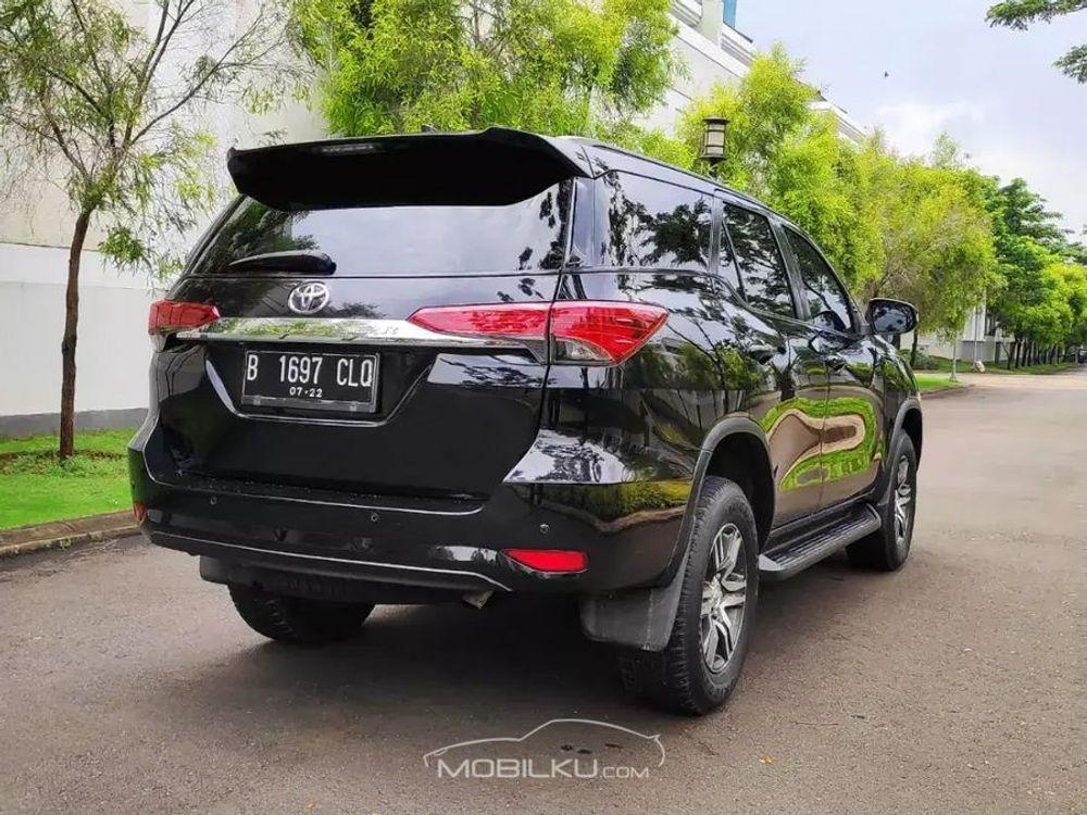 Mobil Toyota Fortuner 2016