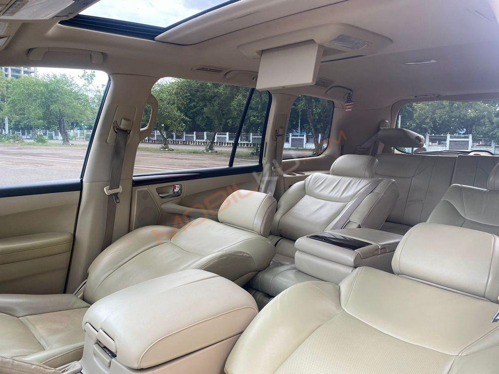 Mobil Lexus LX 2010