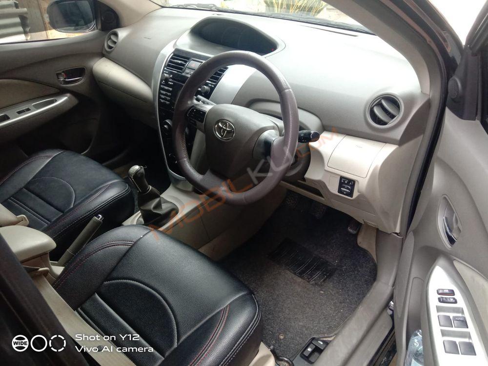 Mobil Toyota Vios 2012