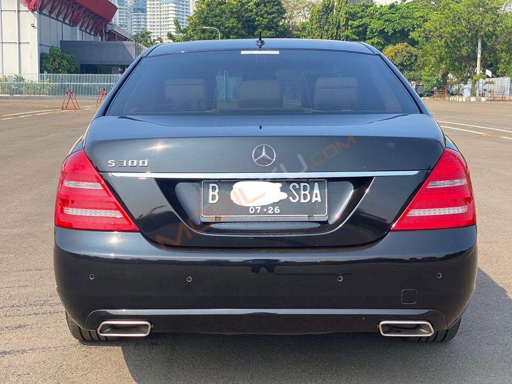 Mobil Mercedes-Benz S-Class 2011