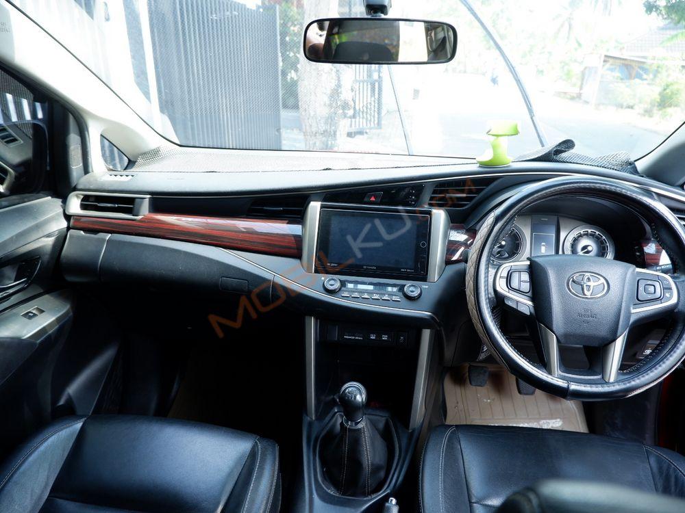 Mobil Toyota Kijang Innova 2018
