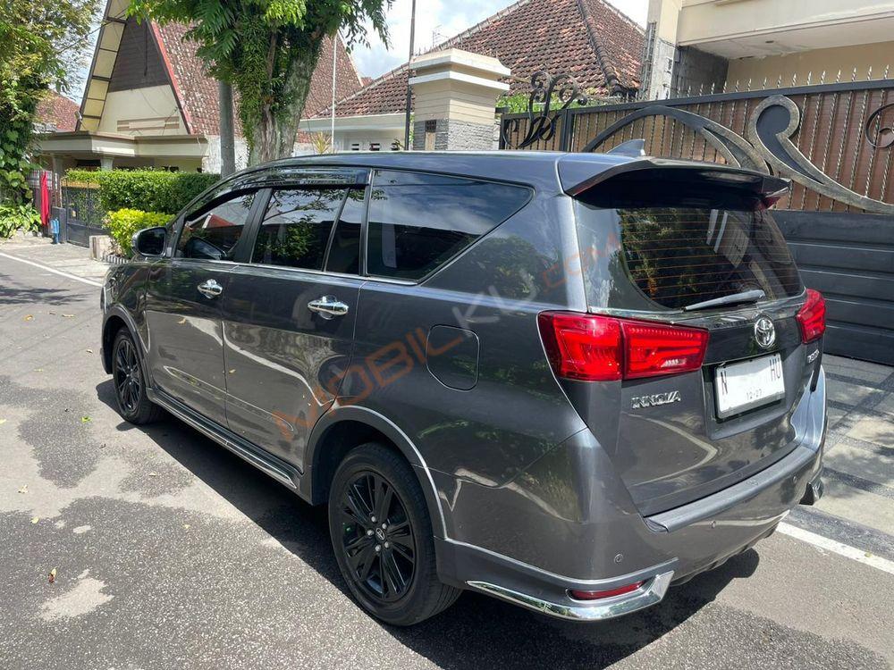 Mobil Toyota Kijang Innova 2017