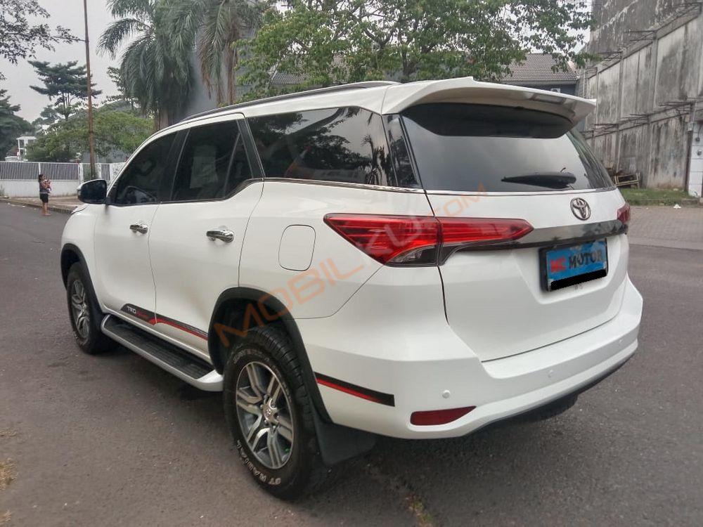 Mobil Toyota Fortuner 2016