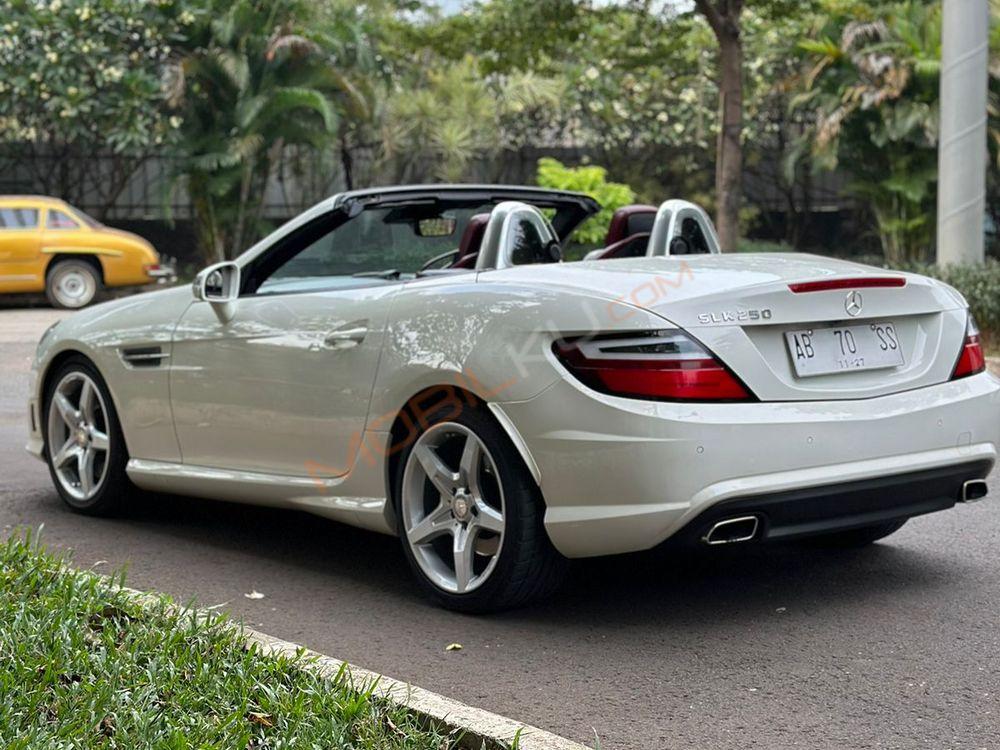 Mobil Mercedes-Benz SLK 2012