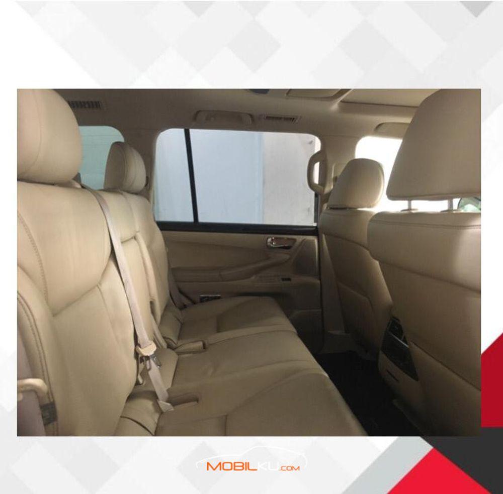 Mobil Lexus LX 2012