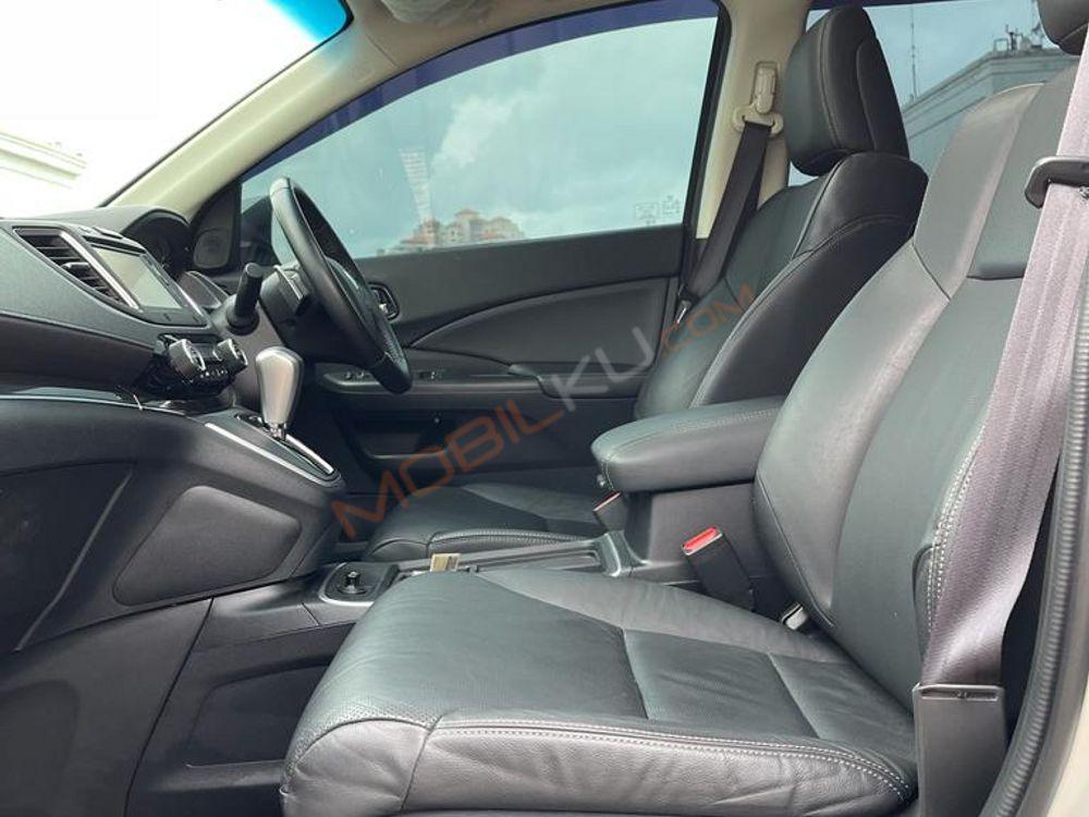 Mobil Honda CR-V 2015