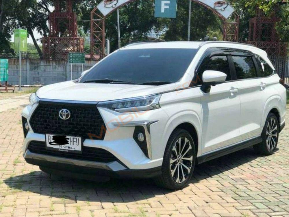 Mobil Toyota Veloz 2022